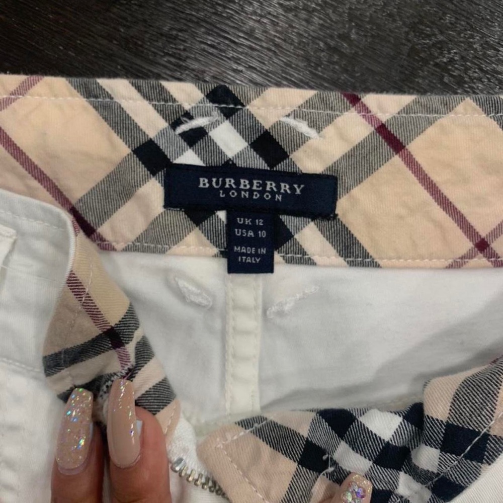 Burberry White cargo Jeans (size: small)